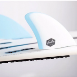 FEATHER FINS TWIN FIN CLICK TAB BLUE/WHITE
