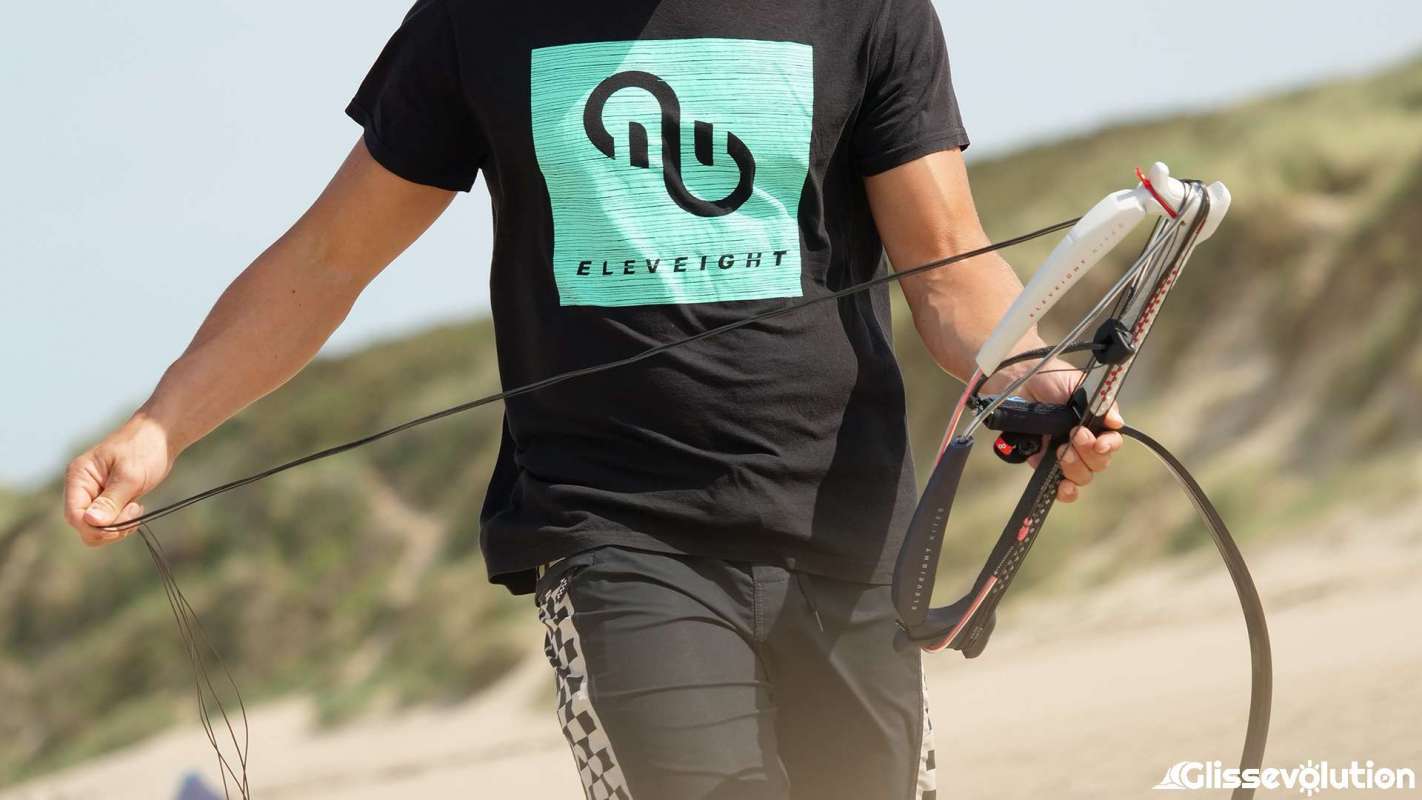 Kitesurf : Comment choisir la taille de sa barre de kite. La petite ou la grande ? 