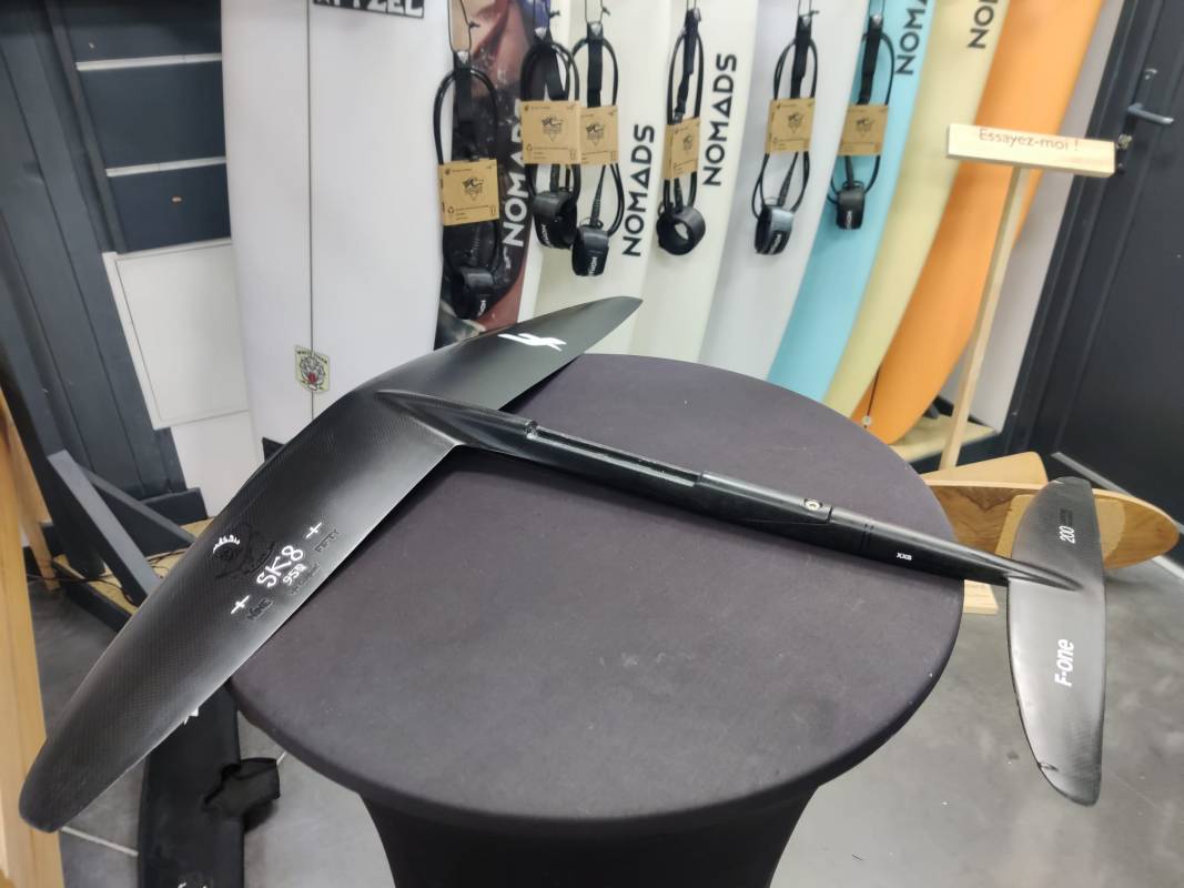F-ONE SK8 CARBON 950 occasion