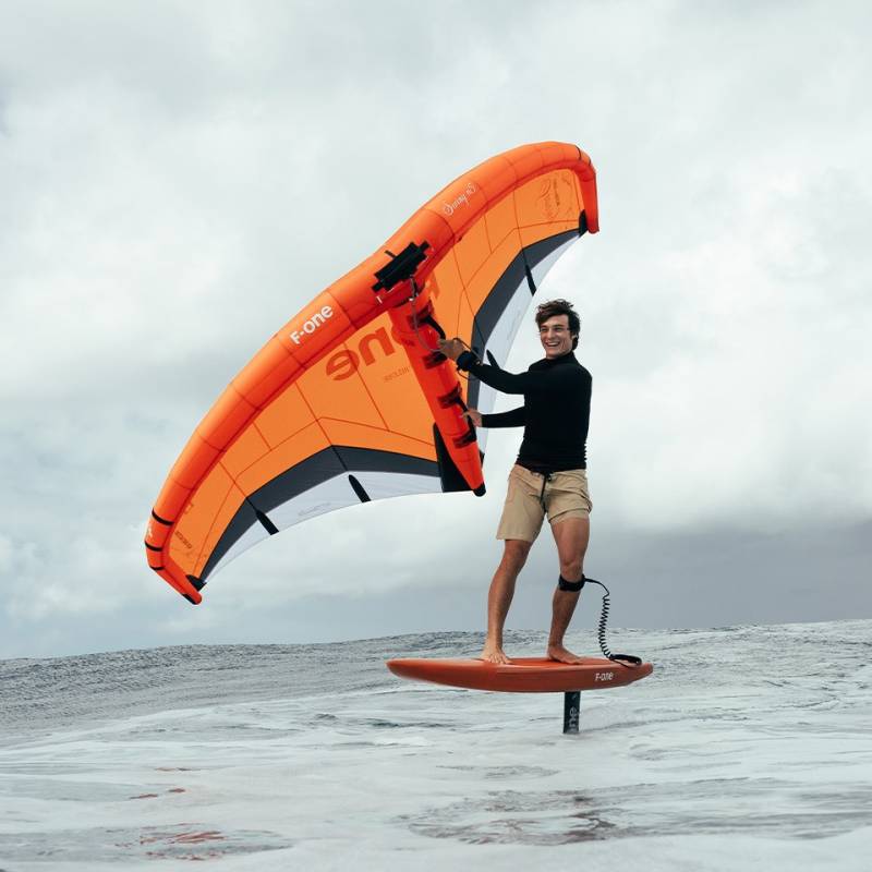 Aile de wingfoil F-One Swing V5 2025 en action