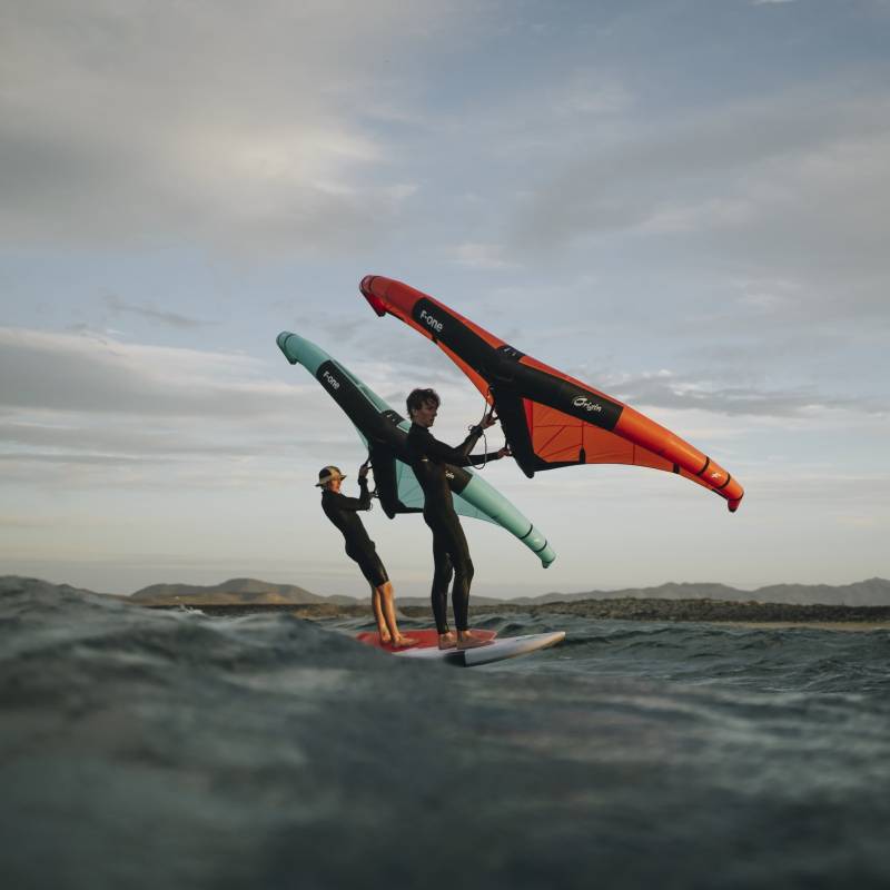 Aile de wingfoil F-ONE ORIGIN V2 2025 en action