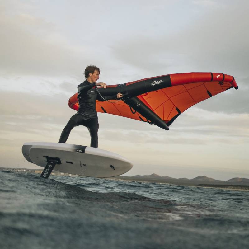 Aile de wingfoil F-ONE ORIGIN V2 2025 en freefly