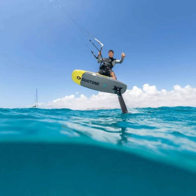 Rider en action avec la Pace SLS 2022 en foil