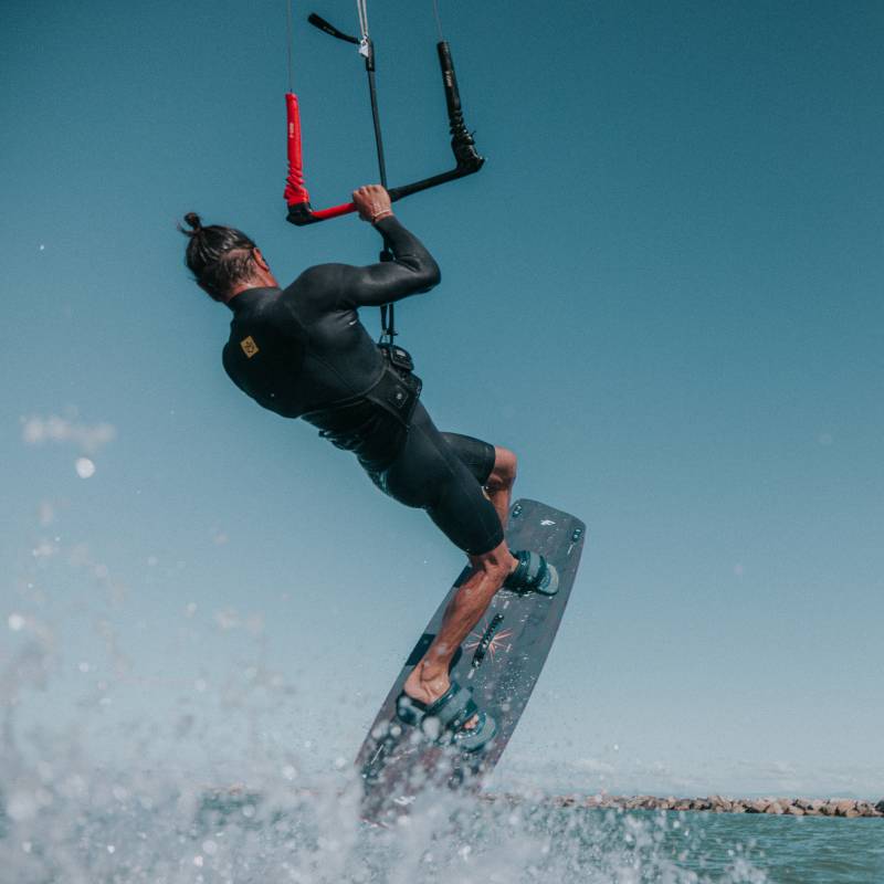 F-ONE SPARK 2026 planche de kitesurf performance et confort
