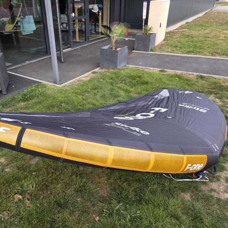 OCCASION F-ONE STRIKE 4.5m2 V5 ALUULA 2025 + boom - vue arrière