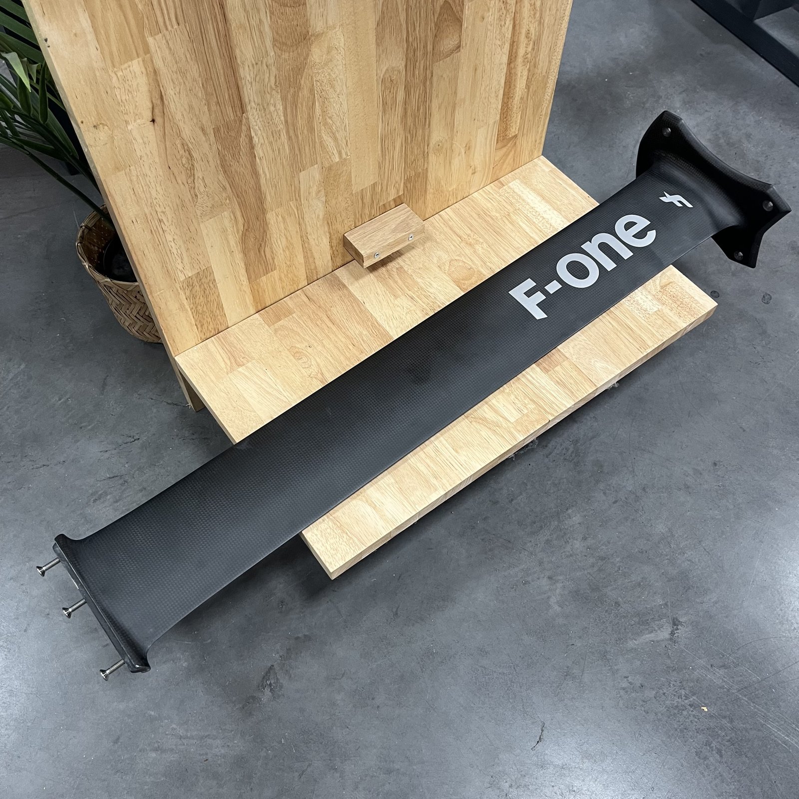 F-ONE Mat Carbone HM 14 85cm Occasion - Vue principale