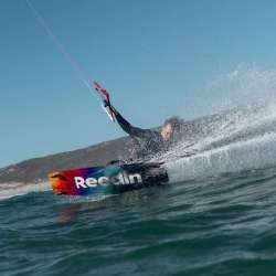 Reedin SpaceAgency 2026 - Planche Kitesurf Carbon Performance