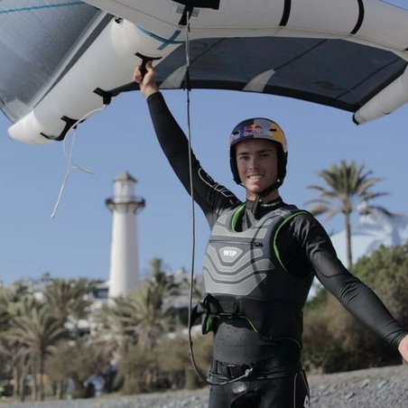 liam-dunkerbeck-wipper-20-wing-flow-neo-vest-long-