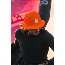 BANGPROOF BUCKET V2 — Orange porté