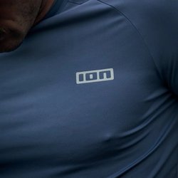 ion-long-sleeve-rashguard-men-in-steel-blue-with-i