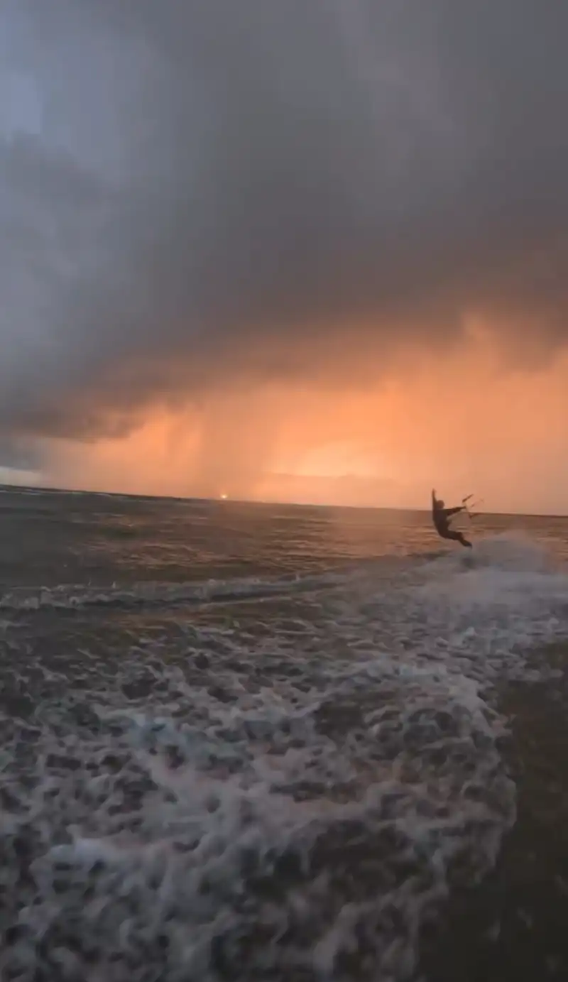 Enzo - Reedin kite sunset session