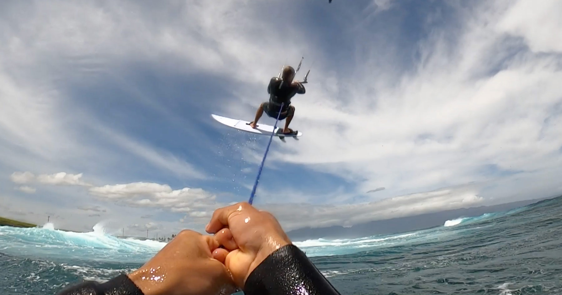 Fun en Surfkite et foil avec Kai Lenny et Jesse Richman dans les vagues de Maui