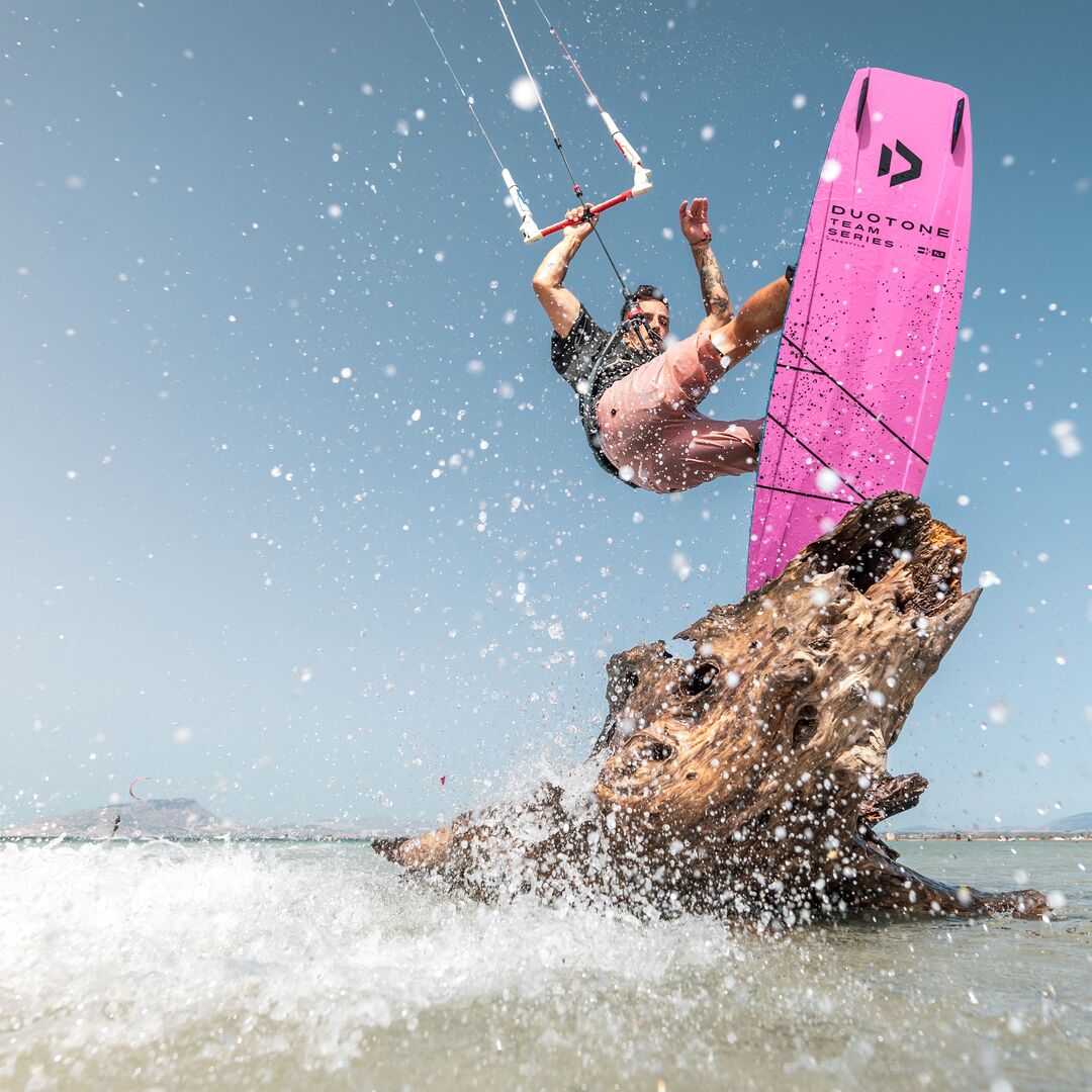 Session kitesurf avec barre Duotone Click Bar 2025