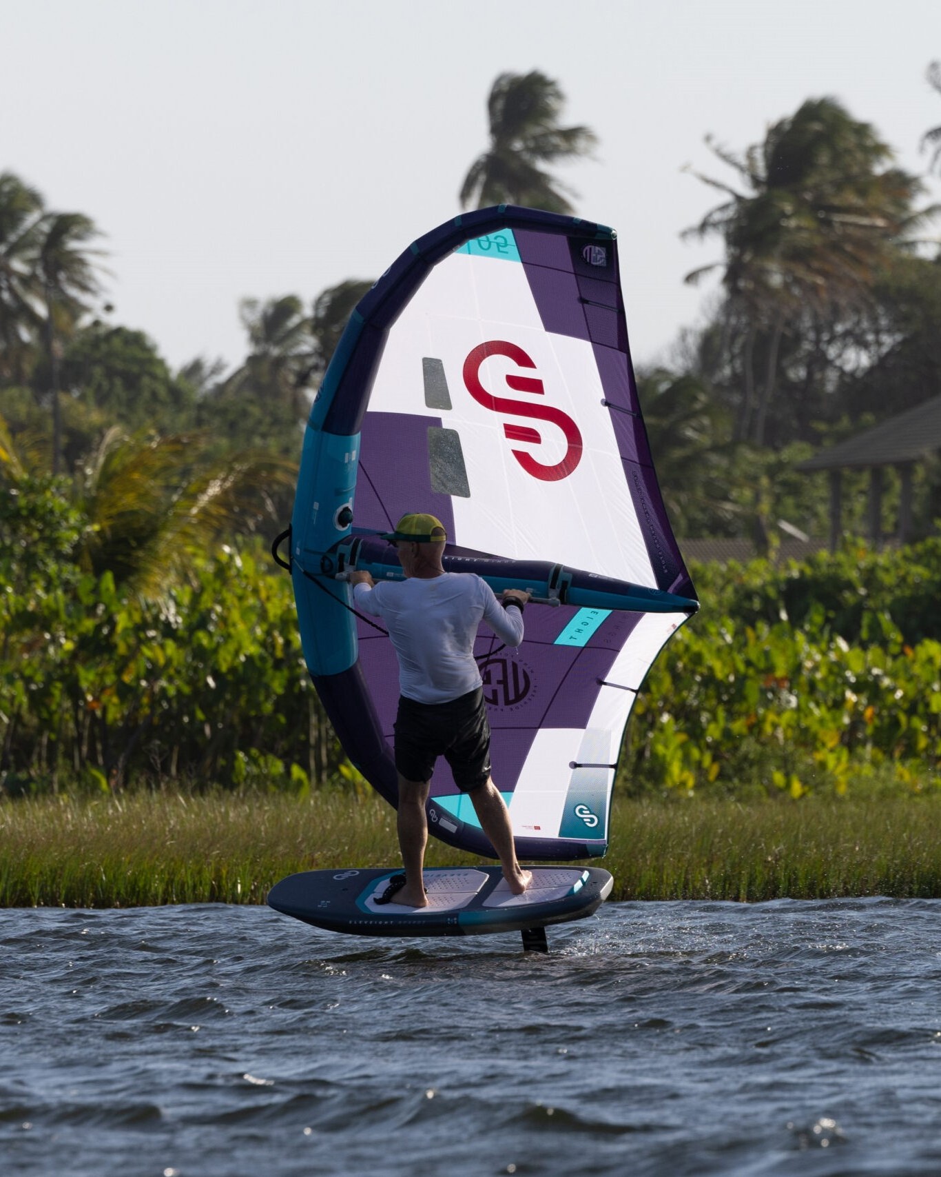 Rider en action sur Eleveight Evolve V3 2024