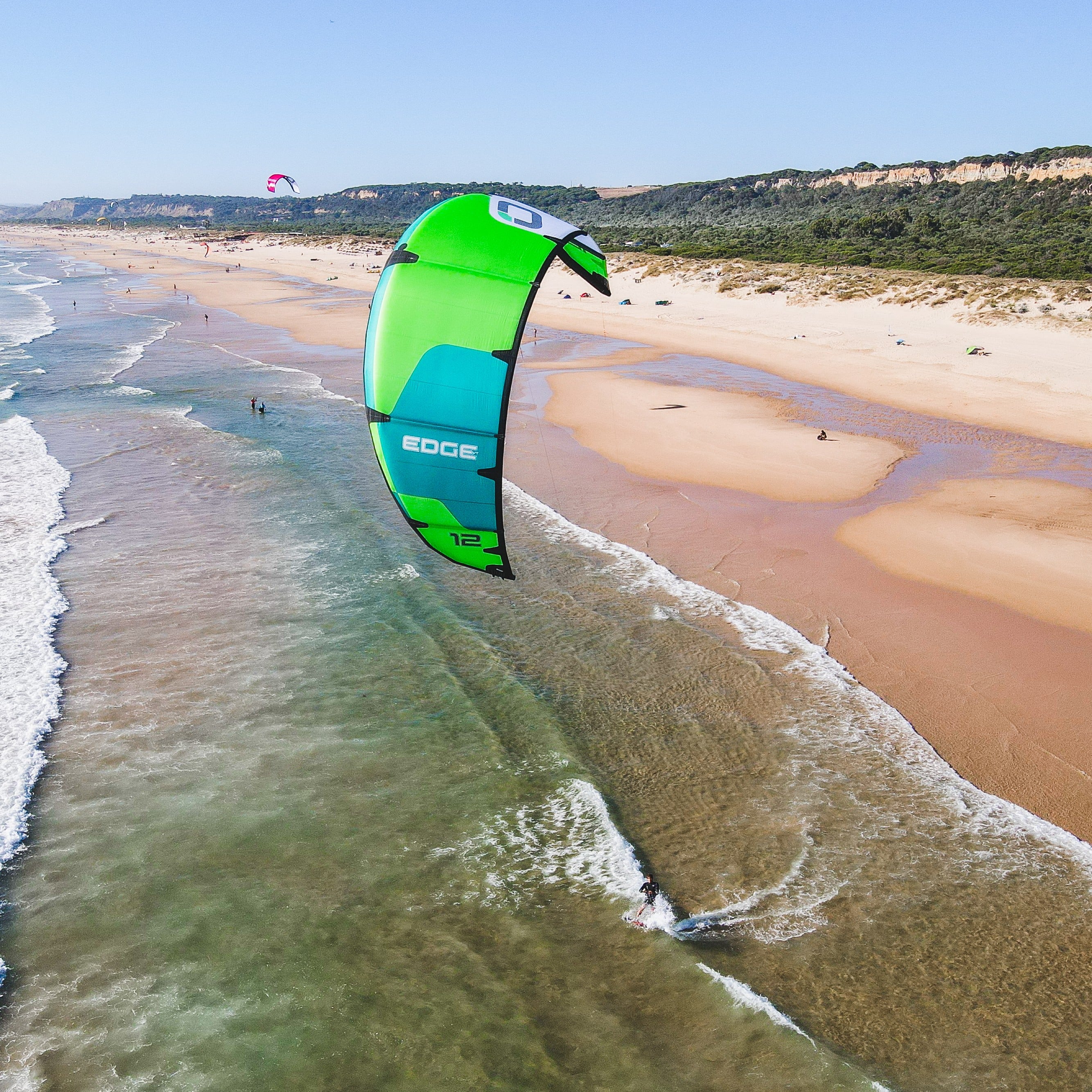Aile de kitesurf Ozone Edge VT 2026 en navigation vue aérienne
