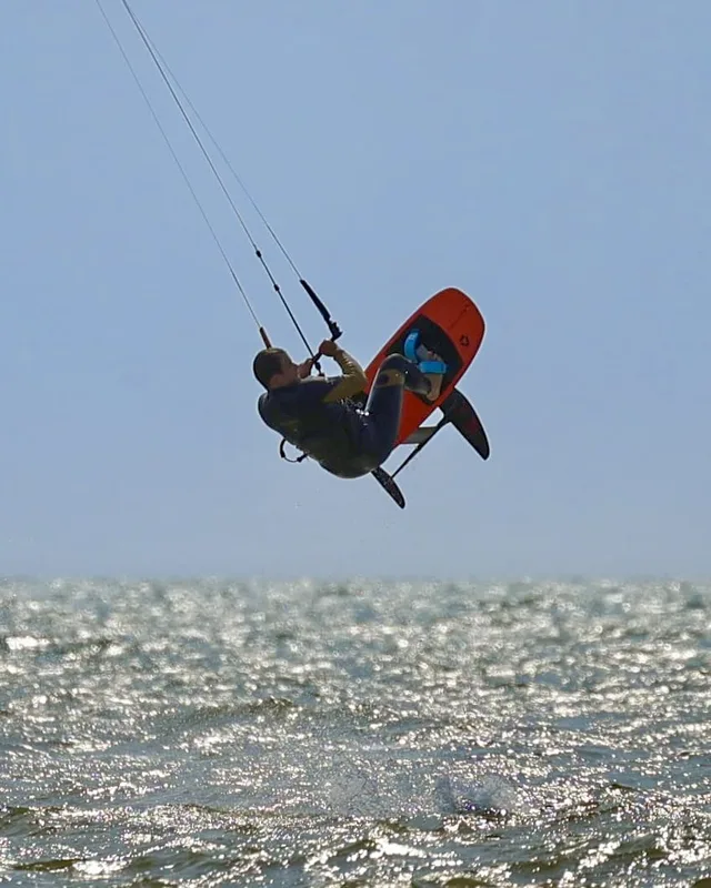 Quentin Laval kitefoil grab Duotone