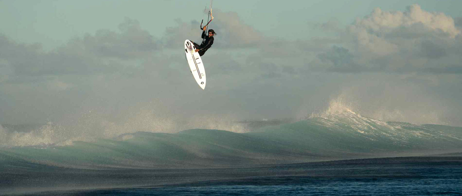 Choisir de rider strapless ou avec des straps, ... des pads ou de la Wax ?