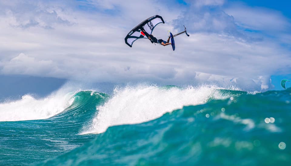 Kai Lenny nous montre ce qu'il est possible de faire en Wing-Surf-Foil 