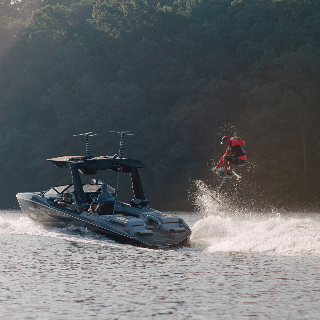 ARMSTRONG AUSTIN TOVEY (AT) PRO BOARD 2026