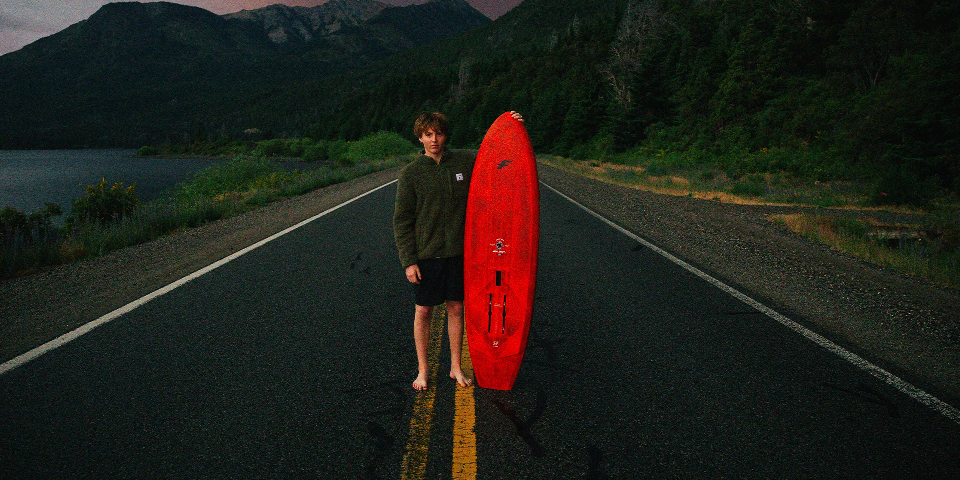 F-ONE Rocket Wing Midlength Carbon 2026 - session downwind