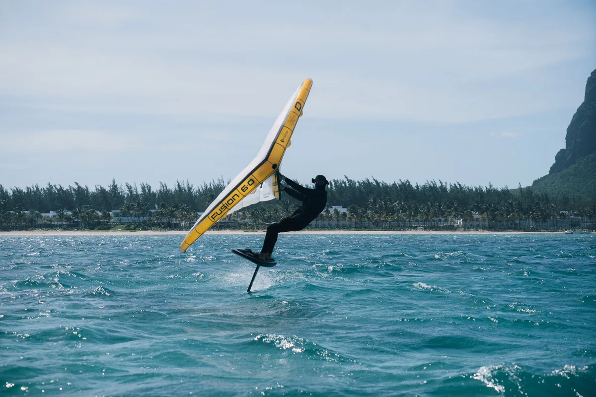 Ozone Fusion V2 Ultra-X 6.0 navigation foil avec Le Morne