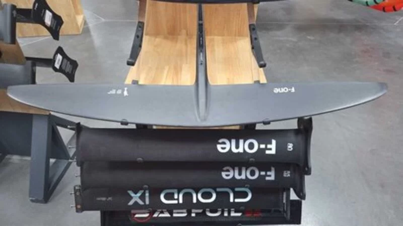 F-ONE Mat Carbone 16 80cm comme neuf