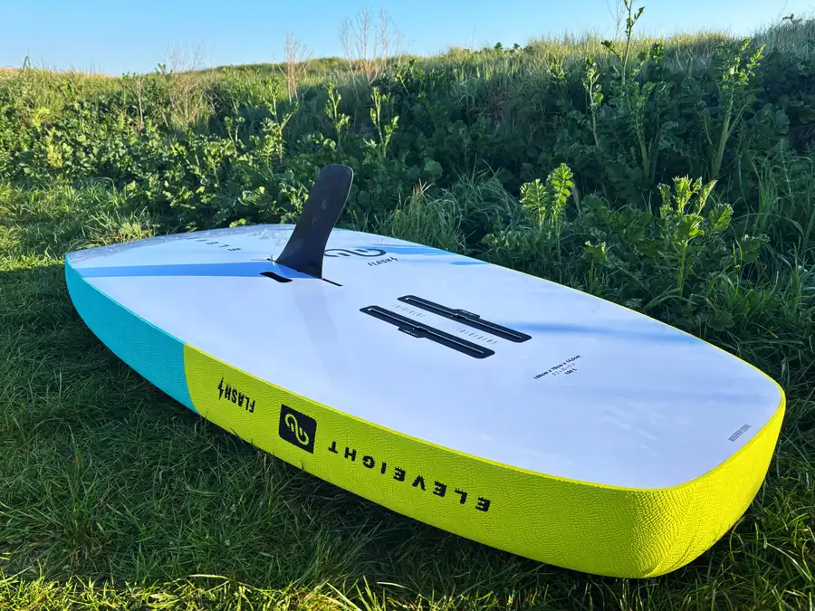 Eleveight Flash V1 2026 - wingfoil session
