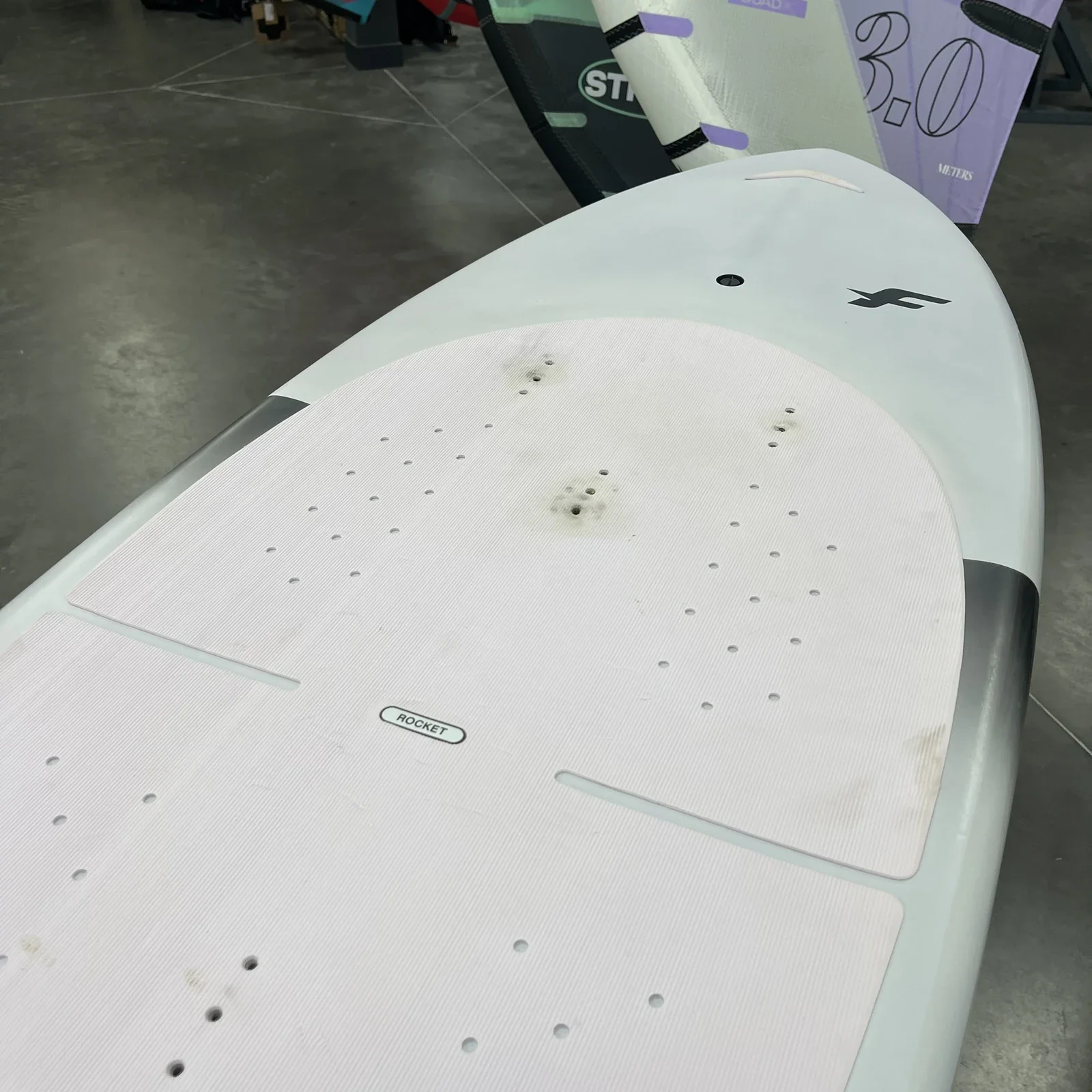 OCCASION F-ONE ROCKET WING CROSSOVER 5'8