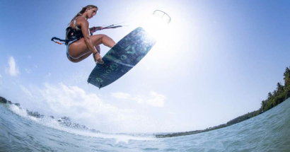 Guide : Comment choisir son TwinTip pour le kite ?