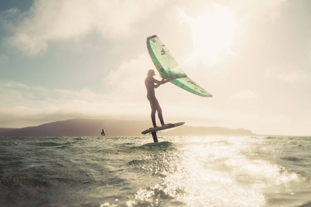 Test et avis F-One Swing V4 2024 - aile de wingfoil wave et freeride