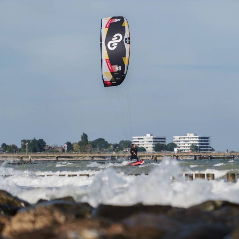 Aile de kitesurf Eleveight RS Pro V1 2025 en Aluula