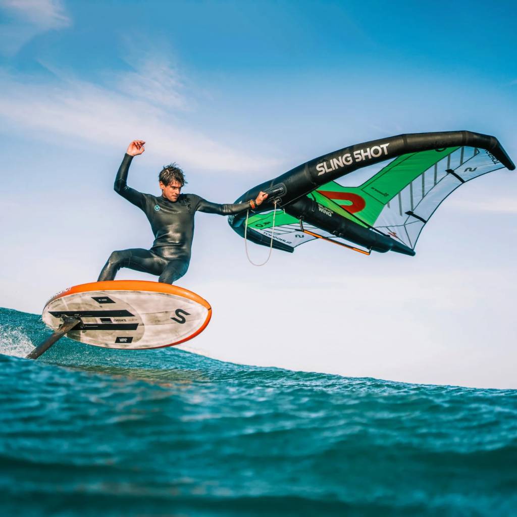 Foil Slingshot Flow et Glide One Lock en action wingfoil