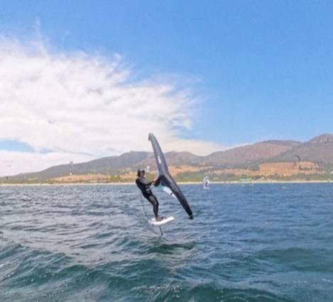 Test F-ONE Rocket Wing Crossover - Avis wingfoil GlissEvolution