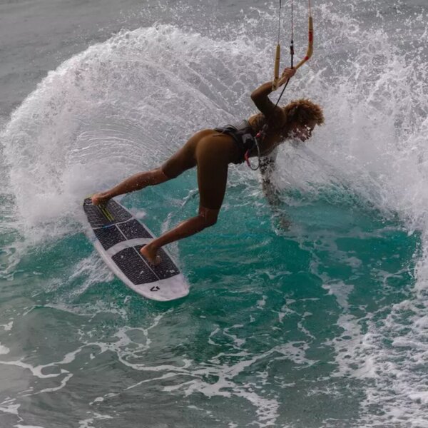 Wave surfkite - rider une vague 3